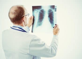 doctor checking for Emphysema 350x250 1